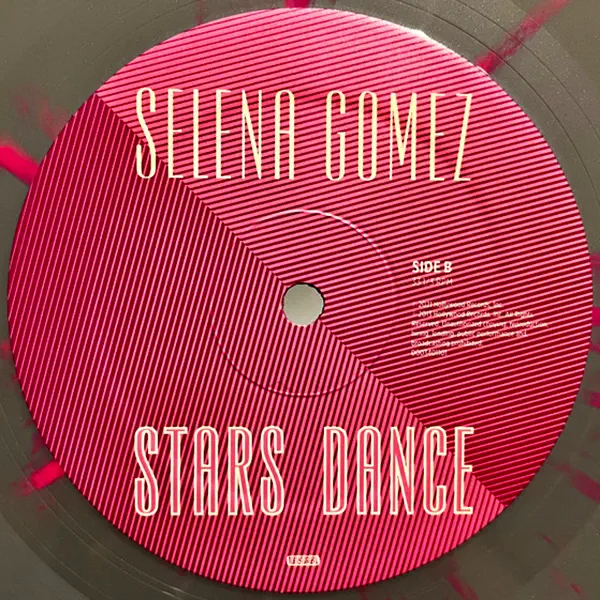 Selena Gomez - Stars Dance