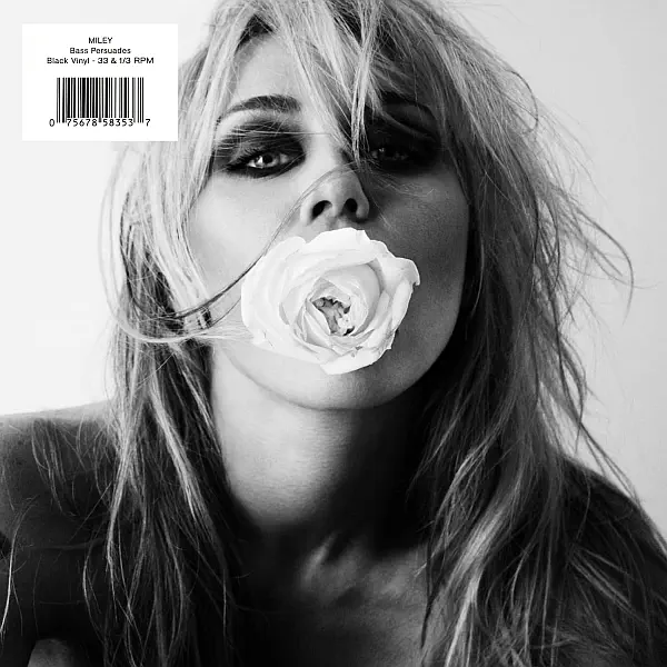 Miley Cyrus Bass Persuades